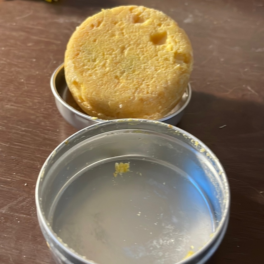 Solid conditioning shampoo bar